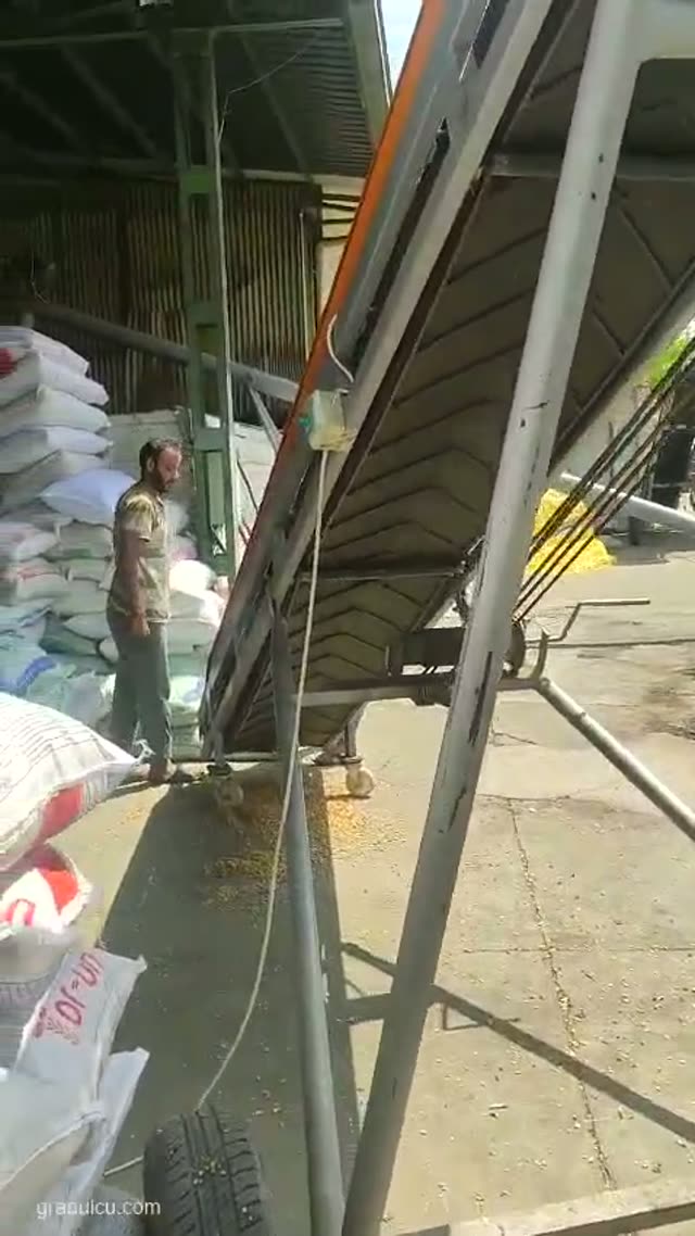 Kamyona çuval yükleme